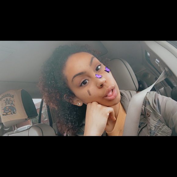 Meet your Posher, Jordana - Picture 1 of 1